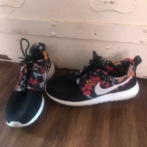 Nike Roshe One Floral
